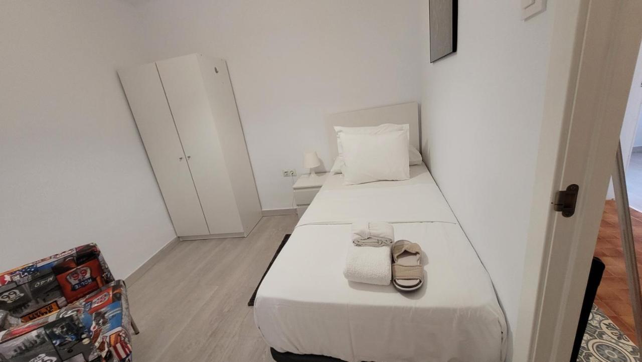 Apartaments B O D Collblanc ロスピタレート・デ・リョブレガート エクステリア 写真