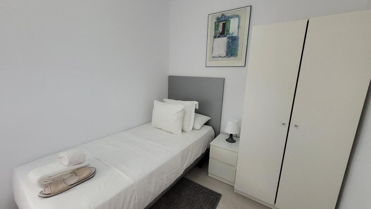 Apartaments B O D Collblanc ロスピタレート・デ・リョブレガート エクステリア 写真